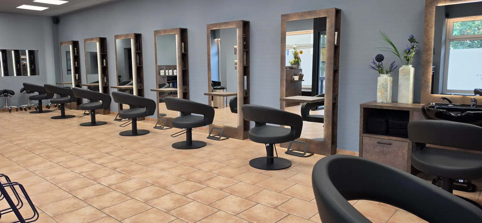 Salon Luft in der Neustadt Hoyerswerda – Blick durch den Innenraum